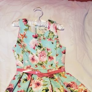 Girl's flower dress